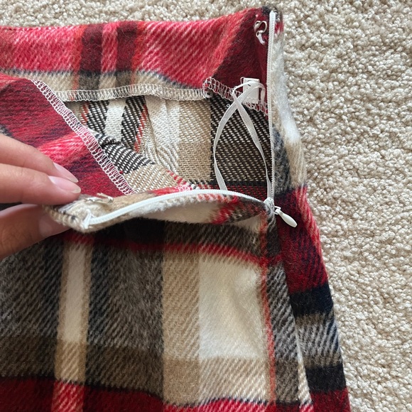 High Waisted Plaid Mini Skirt - Picture 3 of 5